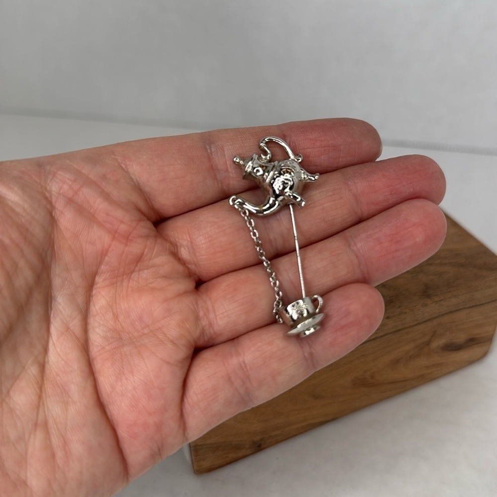 Avon Colonial Teapot Pin Vintage 1981 Silver Tone Lapel lot B36 - Picture 3 of 6